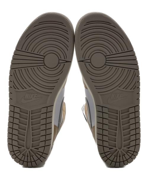 NIKE（ナイキ）NIKE (ナイキ) スニーカー ベージュ サイズ:29.5の古着・服飾アイテム