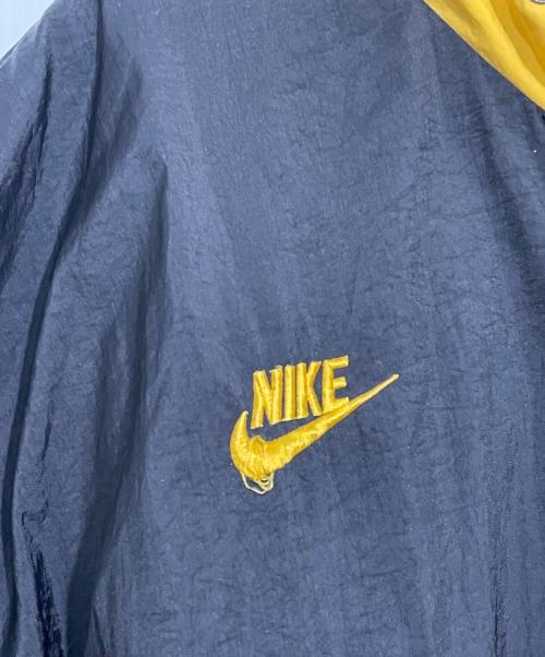 NIKE（ナイキ）NIKE (ナイキ) ブルゾン ブラック×エンジ×イエロー サイズ:XLの古着・服飾アイテム