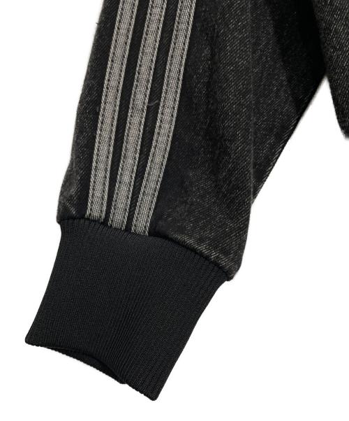 adidas（アディダス）adidas (アディダス) デニム ファイヤーバード トラック ブラック サイズ:Mの古着・服飾アイテム