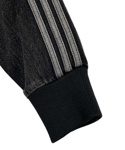 adidas（アディダス）adidas (アディダス) デニム ファイヤーバード トラック ブラック サイズ:Mの古着・服飾アイテム