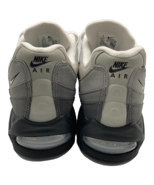 NIKE（ナイキ）NIKE (ナイキ) スニーカー グレー サイズ:27.5の古着・服飾アイテム