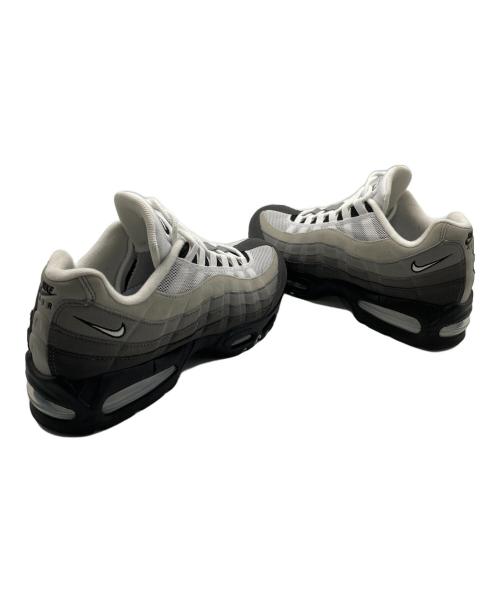NIKE（ナイキ）NIKE (ナイキ) スニーカー グレー サイズ:27.5の古着・服飾アイテム
