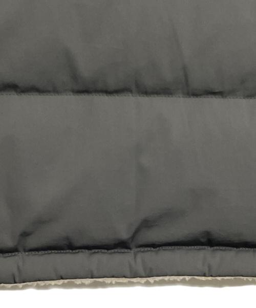 Patagonia（パタゴニア）Patagonia (パタゴニア) リバーシブルダウンベスト グレー×ベージュ サイズ:XSの古着・服飾アイテム