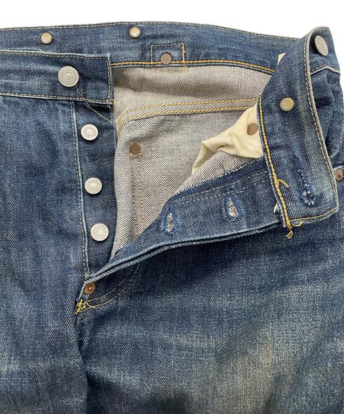 LEVI'S（リーバイス）LEVI'S (リーバイス) シンチバックセルビッチデニムパンツ インディゴ サイズ:76cm (W30)の古着・服飾アイテム