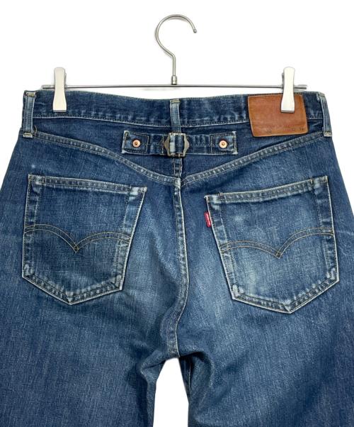 LEVI'S（リーバイス）LEVI'S (リーバイス) シンチバックセルビッチデニムパンツ ブルー サイズ:W32の古着・服飾アイテム