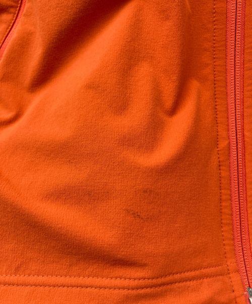 HAGLOFS（ホグロフス）HAGLOFS (ホグロフス) ソフトシェルマウンテンパーカー オレンジ サイズ:Mの古着・服飾アイテム