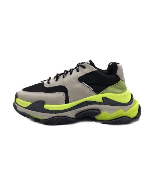 BALENCIAGA（バレンシアガ）BALENCIAGA (バレンシアガ) TRIPLE S 2.0 トリプルS　スニーカー グレー×グリーン×ブラック サイズ:UK7 Triple S 533888の古着・服飾アイテム