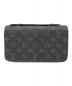 LOUIS VUITTON（ルイ ヴィトン）の古着「セカンドバッグ」｜ブラック