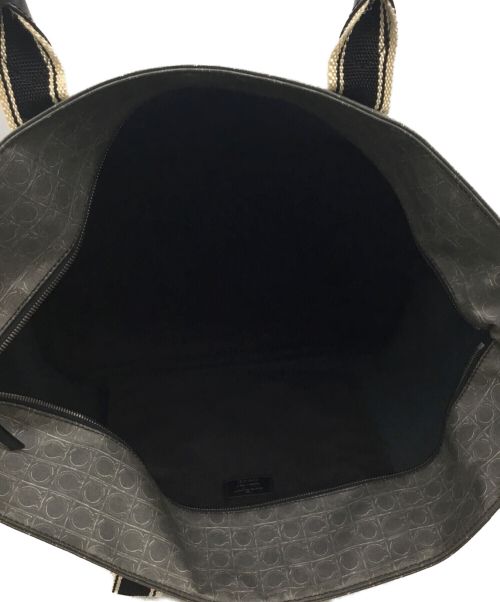 Salvatore Ferragamo（サルヴァトーレ フェラガモ）Salvatore Ferragamo (サルヴァトーレ フェラガモ) トートバッグ グレーの古着・服飾アイテム