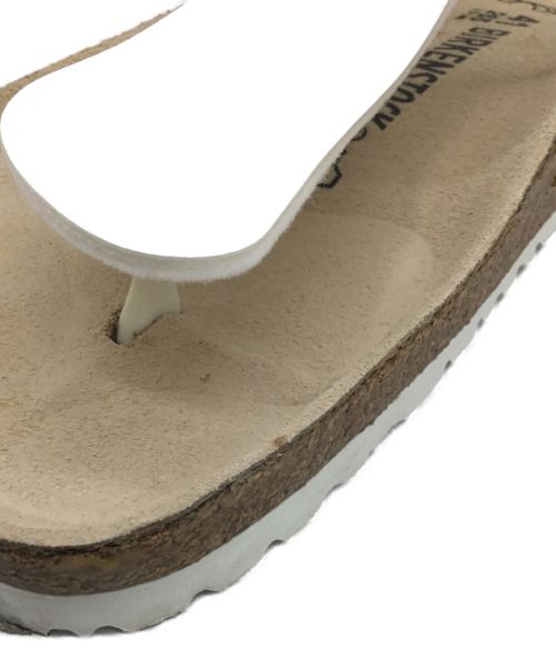 BIRKENSTOCK（ビルケンシュトック）BIRKENSTOCK (ビルケンシュトック) ギゼ ホワイト サイズ:26.5の古着・服飾アイテム