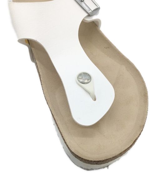 BIRKENSTOCK（ビルケンシュトック）BIRKENSTOCK (ビルケンシュトック) ギゼ ホワイト サイズ:26.5の古着・服飾アイテム