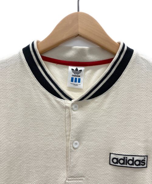 adidas（アディダス）adidas (アディダス) ヘンリーネックシャツ ブラック×アイボリー サイズ:MLの古着・服飾アイテム