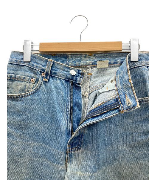 LEVI'S（リーバイス）LEVI'S (リーバイス) ダメージ加工デニムパンツ ブルー サイズ:W32の古着・服飾アイテム