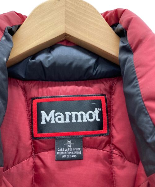 MARMOT（マーモット）MARMOT (マーモット) ダウンベスト レッド×ブラック サイズ:Mの古着・服飾アイテム