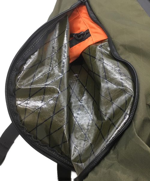 MYSTERY RANCH（ミステリーランチ）MYSTERY RANCH (ミステリーランチ) Carryology (キャリーオロジー) バックパック カーキの古着・服飾アイテム