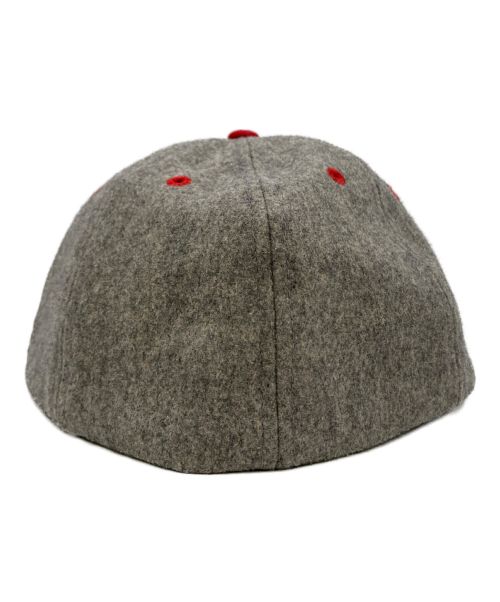 New Era（ニューエラ）New Era (ニューエラ) ウールキャップ グレー×レッドの古着・服飾アイテム
