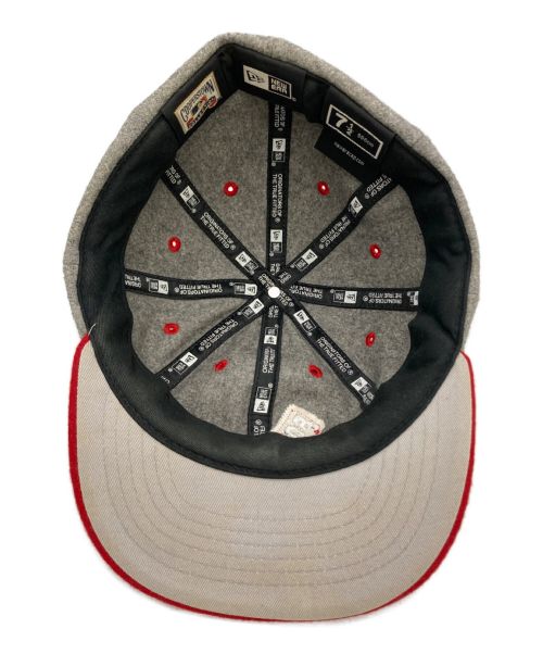 New Era（ニューエラ）New Era (ニューエラ) ウールキャップ グレー×レッドの古着・服飾アイテム