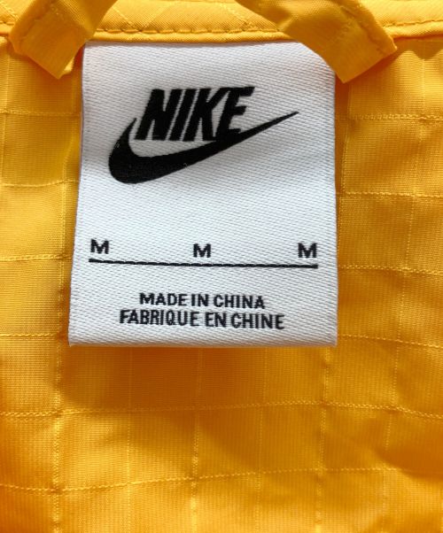 NIKE（ナイキ）NIKE (ナイキ)  CLUB BOWLINE JACKET イエロー サイズ:Mの古着・服飾アイテム
