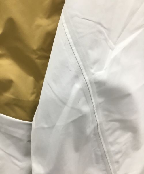 NIKE（ナイキ）NIKE (ナイキ) NIKE ACG 2.5L PCK JACKET ホワイト×ベージュ サイズ:Lの古着・服飾アイテム