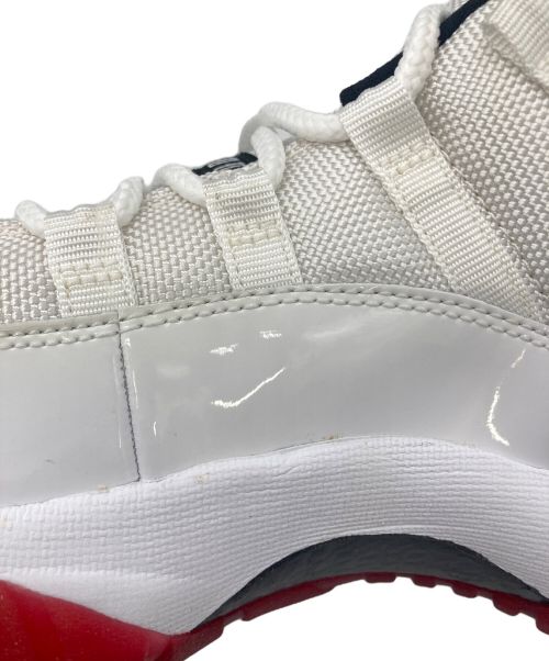 NIKE（ナイキ）NIKE (ナイキ) スニーカー ホワイト×レッド サイズ:28.5 未使用品の古着・服飾アイテム