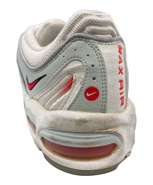 NIKE（ナイキ）NIKE (ナイキ) スニーカー ホワイト×レッド サイズ:27.5の古着・服飾アイテム