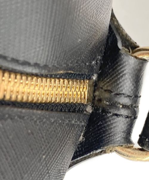 A.P.C.（アーペーセー）A.P.C. (アーペーセー) ハーフムーンショルダーバッグ ブラックの古着・服飾アイテム