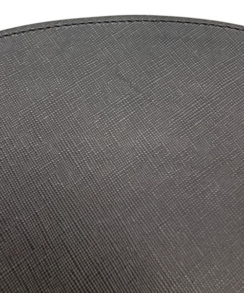 A.P.C.（アーペーセー）A.P.C. (アーペーセー) ハーフムーンショルダーバッグ ブラックの古着・服飾アイテム