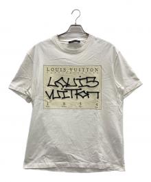 LOUIS VUITTON（ルイ ヴィトン）の古着「グラフィックロゴTシャツ」｜ホワイト
