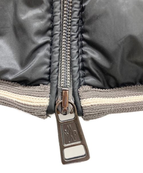 MONCLER（モンクレール）MONCLER (モンクレール) フーデッドダウンベスト ブラック サイズ:4の古着・服飾アイテム