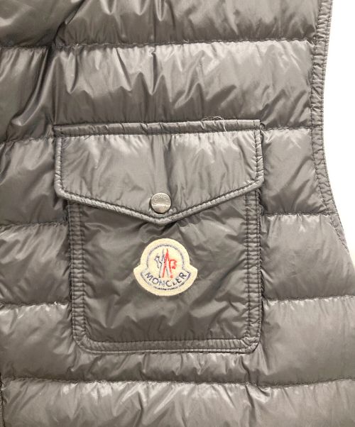 MONCLER（モンクレール）MONCLER (モンクレール) フーデッドダウンベスト ブラック サイズ:4の古着・服飾アイテム