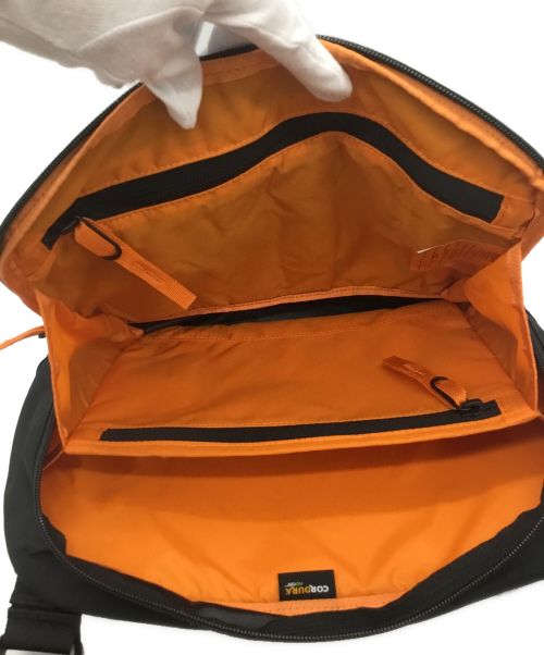 MYSTERY RANCH（ミステリーランチ）MYSTERY RANCH (ミステリーランチ) DISTRICT 8 ブラック×オレンジの古着・服飾アイテム