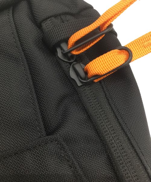 MYSTERY RANCH（ミステリーランチ）MYSTERY RANCH (ミステリーランチ) DISTRICT 8 ブラック×オレンジの古着・服飾アイテム