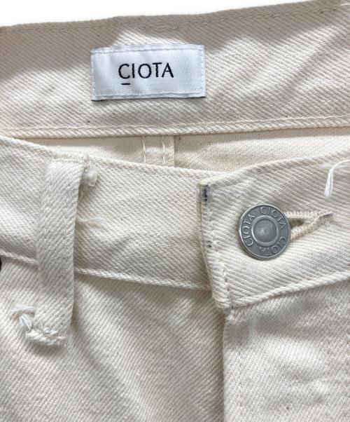 CIOTA（シオタ）CIOTA (シオタ) デニムパンツ アイボリー サイズ:W29の古着・服飾アイテム