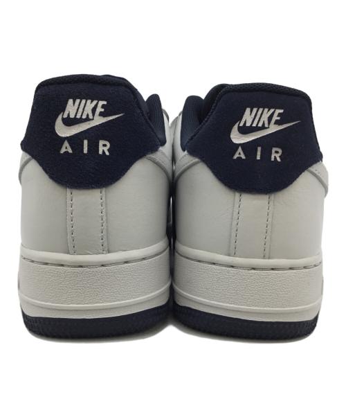NIKE（ナイキ）NIKE (ナイキ) Air Force 1 Low '07 LV8 (エア フォース 1 '07 LV8) ホワイト×ネイビー サイズ:26.5の古着・服飾アイテム