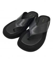 THE ROW（ザ ロウ）の古着「スエードサンダル」｜ブラック