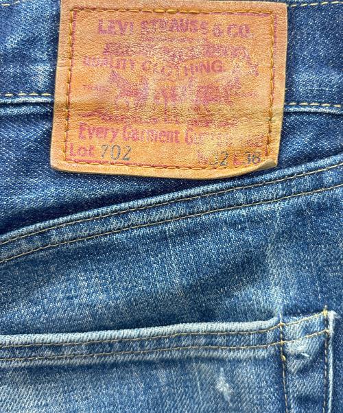 LEVI'S（リーバイス）LEVI'S (リーバイス) シンチバックデニムパンツ ブルー サイズ:W32の古着・服飾アイテム