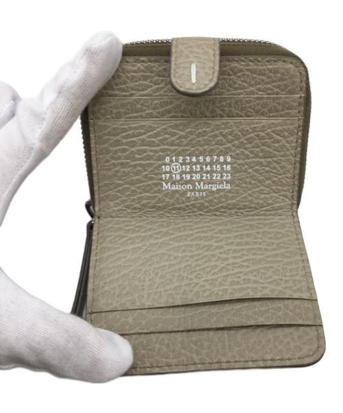 Maison Margiela（メゾンマルジェラ）Maison Margiela (メゾンマルジェラ) 2つ折り財布 ベージュの古着・服飾アイテム