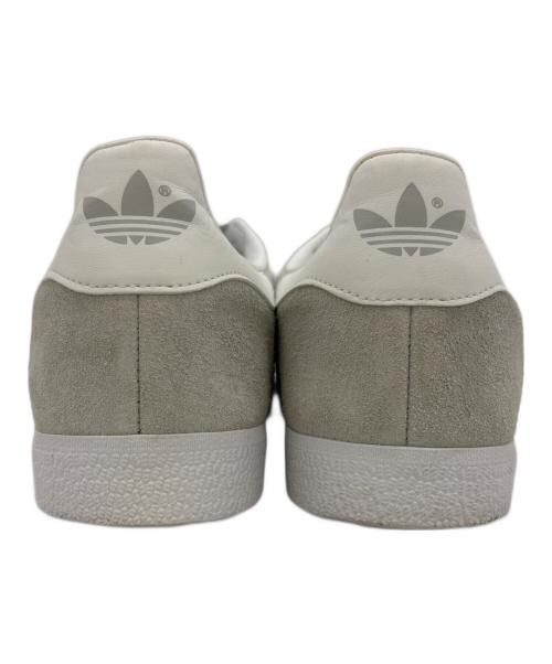 adidas（アディダス）adidas (アディダス) GAZELLE ライトグレー×ホワイト サイズ:24.5の古着・服飾アイテム