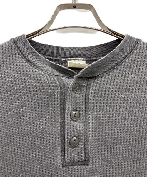 SEABEES（シービーズ）SEABEES (シービーズ) ヘンリーネックサーマルカットソー グレー サイズ:Mの古着・服飾アイテム