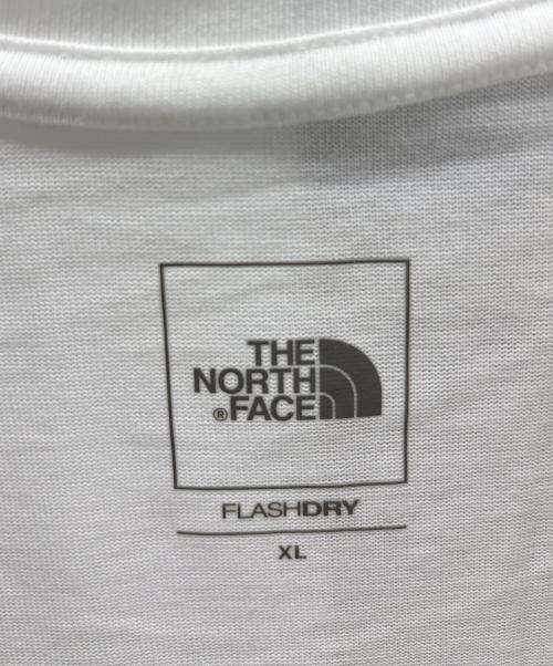 THE NORTH FACE（ザ ノース フェイス）THE NORTH FACE (ザ ノース フェイス) ショートスリーブバックスクエアロゴティー ホワイト サイズ:XL 未使用品の古着・服飾アイテム