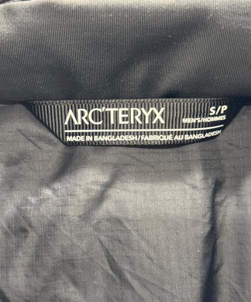 ARC'TERYX（アークテリクス）ARC'TERYX (アークテリクス) ATOM AR JACKET ブラック サイズ:Sの古着・服飾アイテム