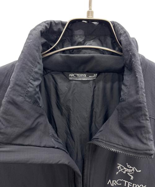ARC'TERYX（アークテリクス）ARC'TERYX (アークテリクス) ATOM AR JACKET ブラック サイズ:Sの古着・服飾アイテム
