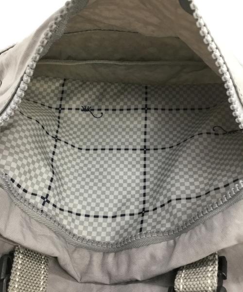 Kipling（キプリング）Kipling (キプリング) バックパック グレーの古着・服飾アイテム