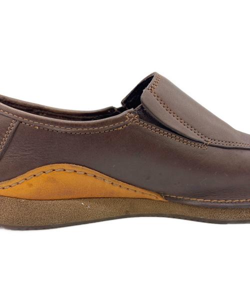 CLARKS（クラークス）CLARKS (クラークス) スウェードシューズ ブラウン サイズ:UK7の古着・服飾アイテム