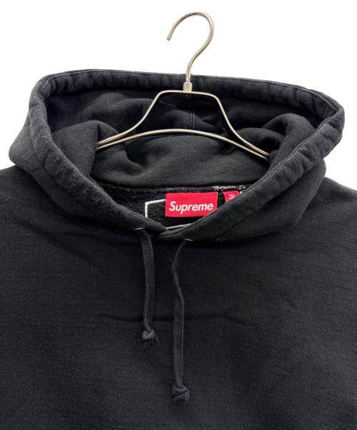 SUPREME（シュプリーム）SUPREME (シュプリーム) サテンアップリケロゴプルオーバーパーカー ブラック×ホワイト サイズ:Lの古着・服飾アイテム