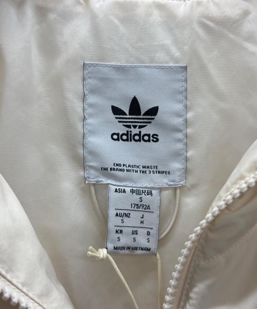 adidas（アディダス）adidas (アディダス) ジャケット ホワイト×ブラック サイズ:M 未使用品の古着・服飾アイテム