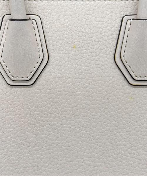 MICHAEL KORS（マイケル・コース）MICHAEL KORS (マイケル・コース) スクエアショルダーバッグ ホワイトの古着・服飾アイテム