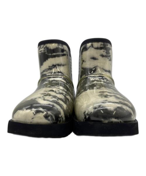 UGG（アグ）UGG (アグ) ブーツ ホワイト×ブラック サイズ:24の古着・服飾アイテム