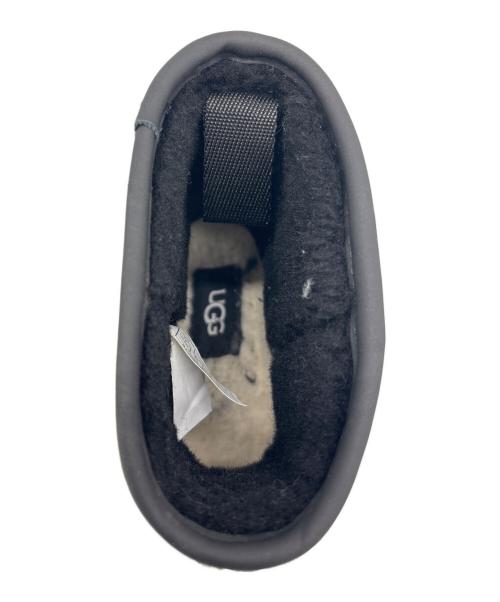 UGG（アグ）UGG (アグ) ブーツ ホワイト×ブラック サイズ:24の古着・服飾アイテム