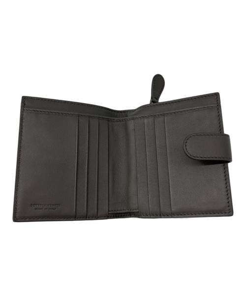 BOTTEGA VENETA（ボッテガベネタ）BOTTEGA VENETA (ボッテガベネタ) 2つ折り財布 グレーの古着・服飾アイテム